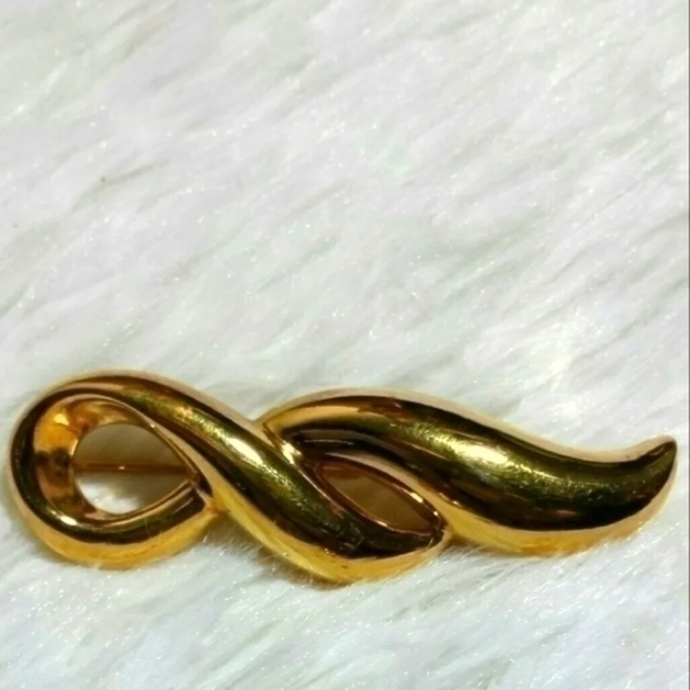 Vintage Monet Looped Ribbon Twist Bar Brooch